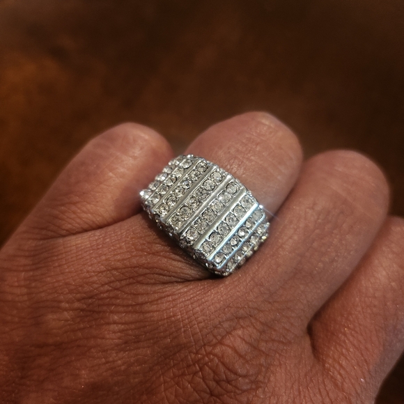 Cocktail ring with ten rows of stunning cubic zirconia stones. - Picture 2 of 9